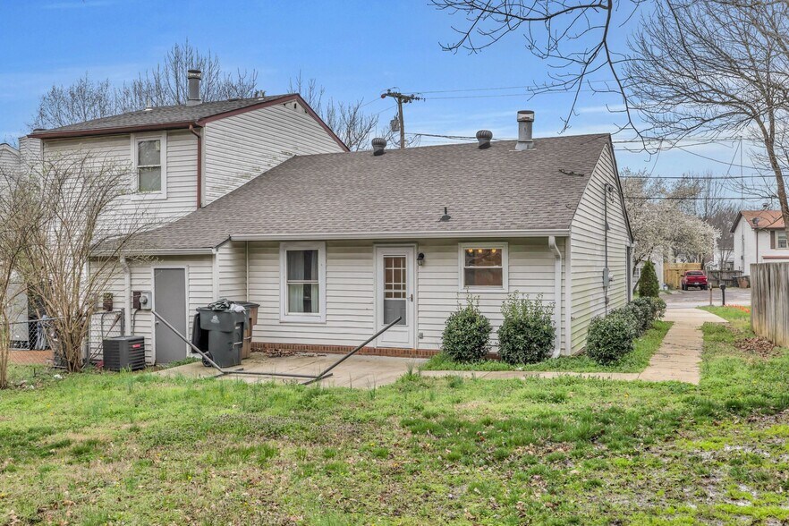 Building Photo - 3350 Oak Trees Ct