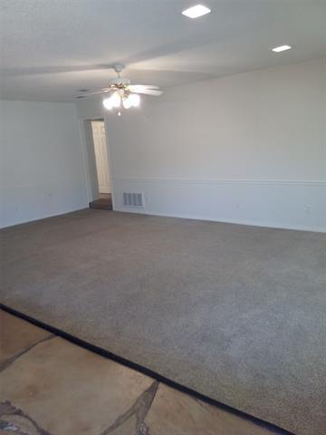 Building Photo - 2800 Hedgeway Dr