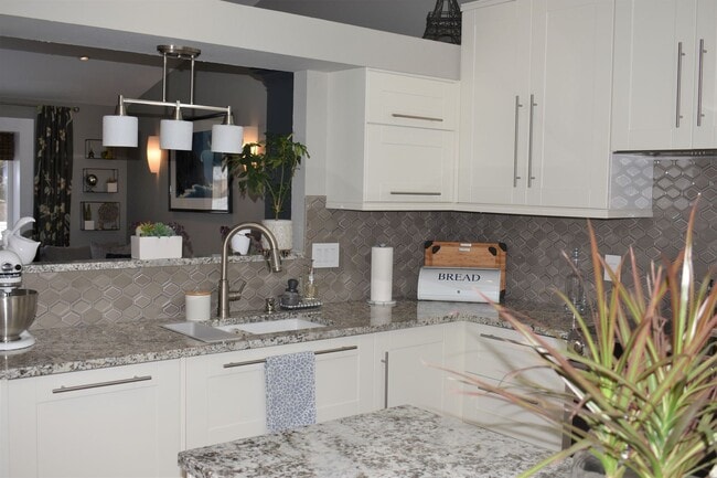 Building Photo - 1817 Tyler Ave