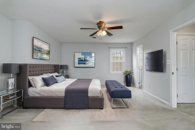 Building Photo - 2009 White Lake Dr