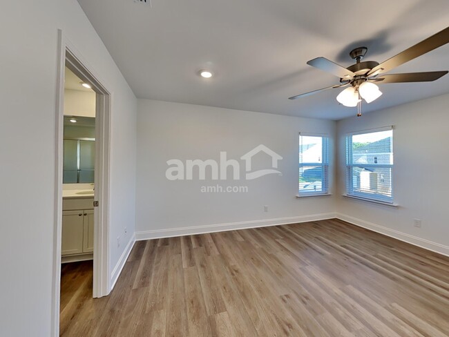 Building Photo - 208 Argea Dr