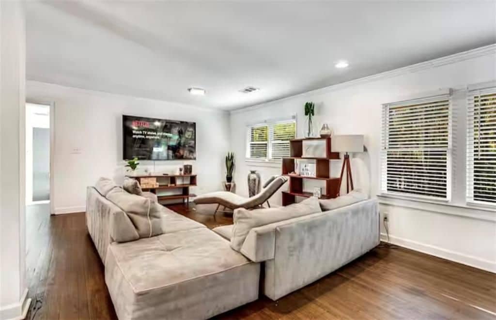 Building Photo - 4050 Washington Rd