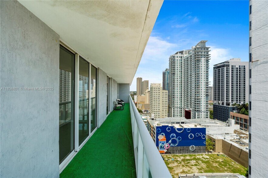 Building Photo - 50 Biscayne Blvd