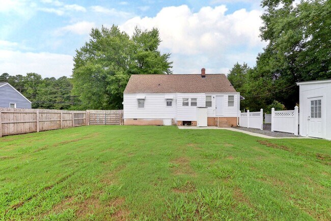 Building Photo - 606 Yorktown Rd