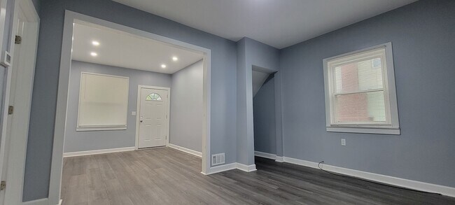 Building Photo - 5103 Oregon St