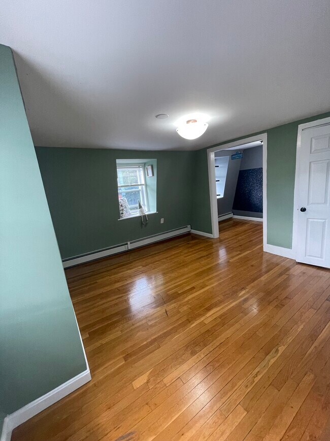 Building Photo - 62 Saint James St