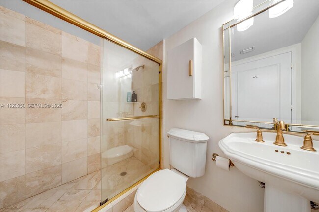 Building Photo - 17555 Collins Ave