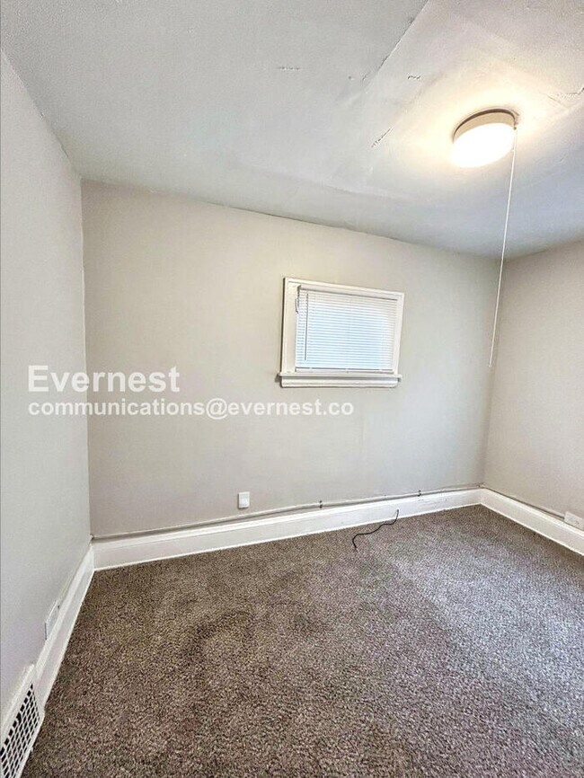 Building Photo - 12110 Lenacrave Ave