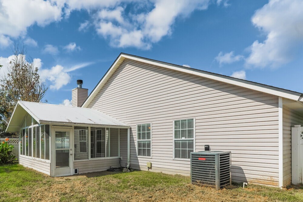 Building Photo - 1829 Northglen Cir