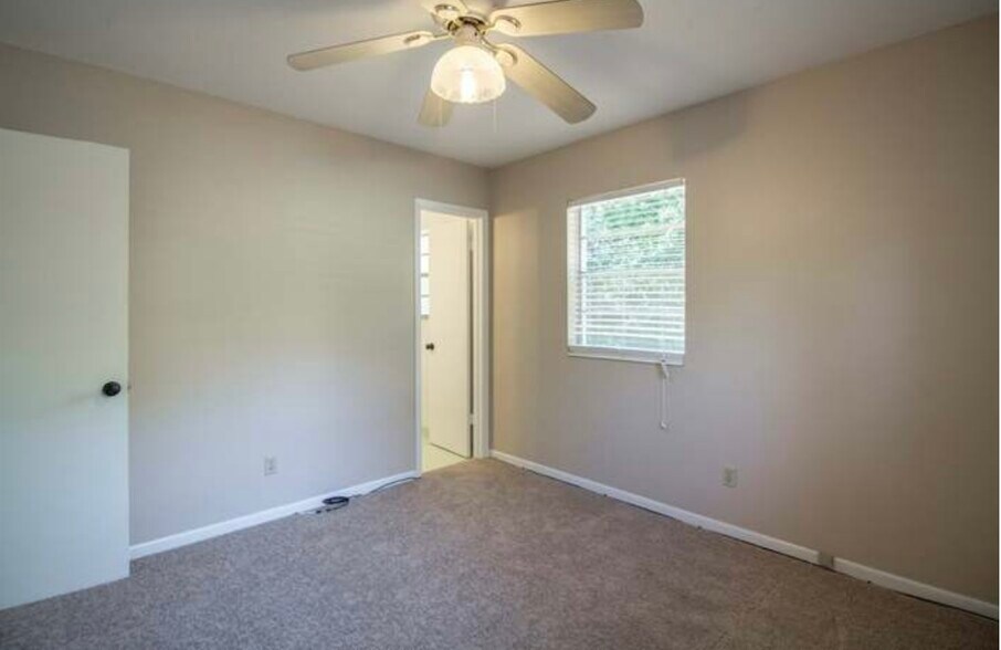 Building Photo - 1136 Carissa Dr