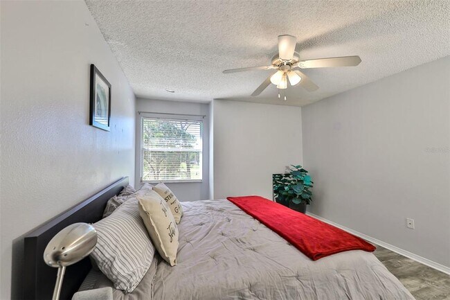 Building Photo - 2400 Feather Sound Dr