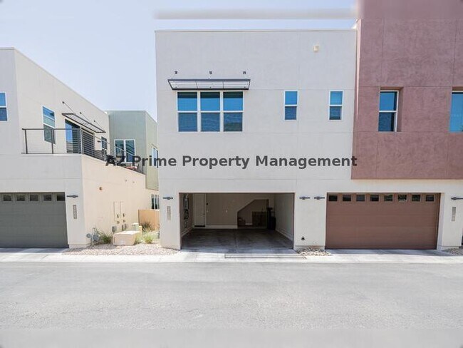 Building Photo - 9001 E San Victor Dr
