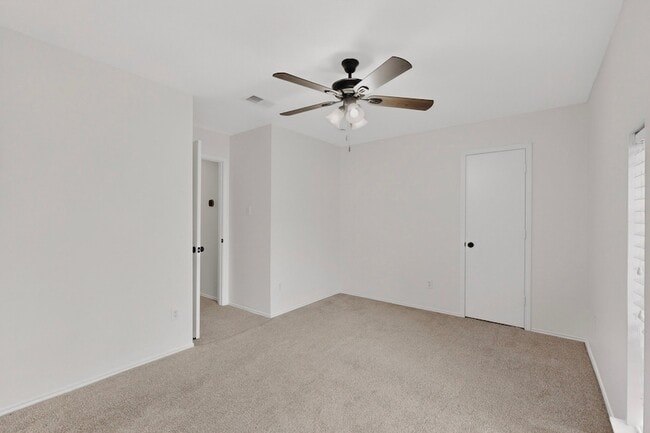 Building Photo - 817 Edmonton Dr
