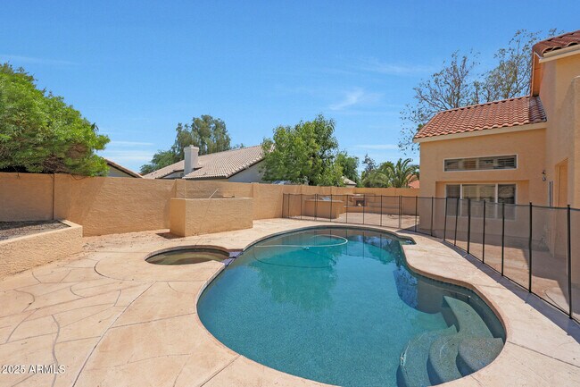 Building Photo - 8830 E Carol Way