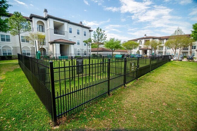 Building Photo - 2840 Shadowbriar Dr