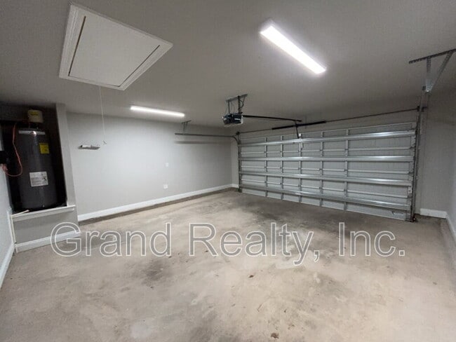 Building Photo - 4483 Watkins St