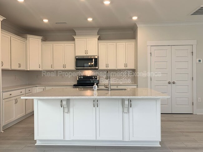 Building Photo - 150 Steppe Wy