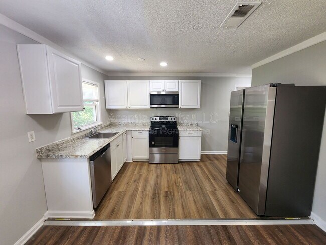 Building Photo - 245 Argus Cir NW