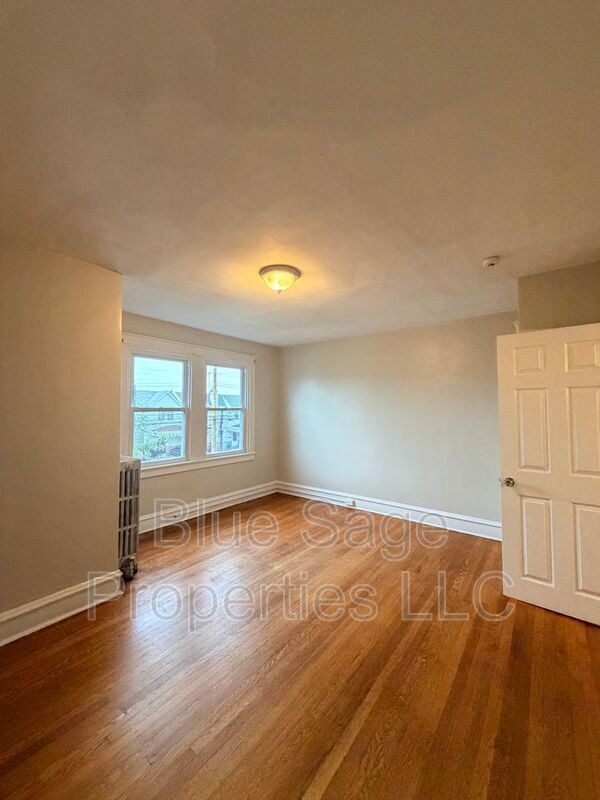 Building Photo - 7026 Radbourne Rd