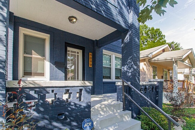 Building Photo - 4099 Fillmore St