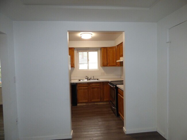 Building Photo - 4772/4776/4782 Sunnyview Rd NE Salem, OR 97305