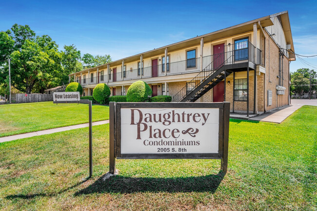 Primary Photo - Daughtery Place 1 bedroom Downstairs Condo...