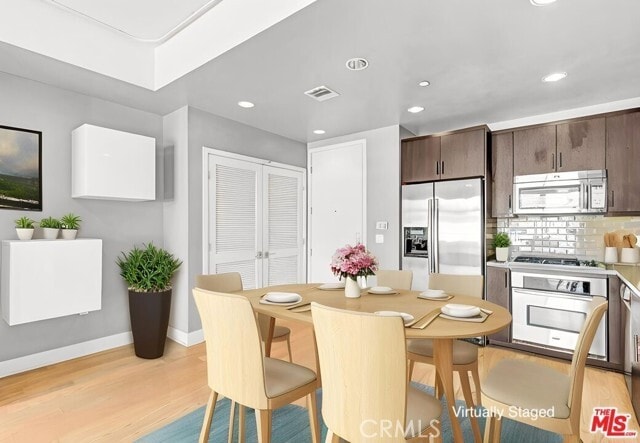 Building Photo - 4211 Redwood Ave