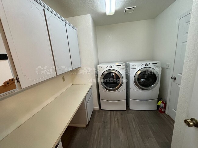 Building Photo - 3805 Rotterdam Ave