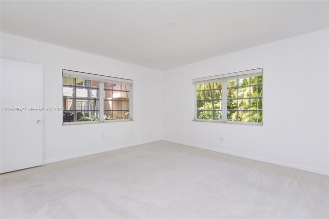 Building Photo - 60 Park Dr