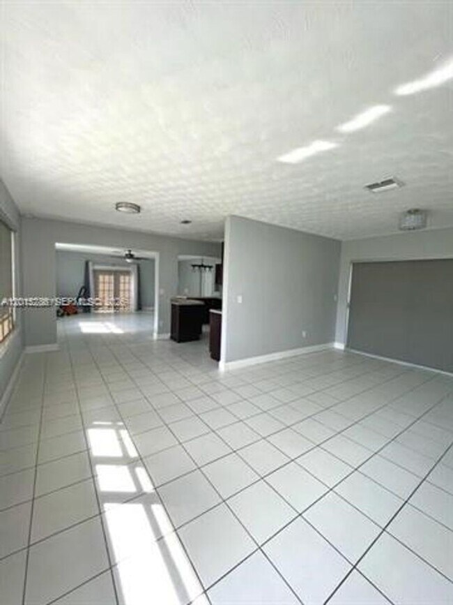 Building Photo - 7425 SW 118th St