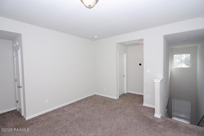 Building Photo - 6720 Tiger Pointe Dr.
