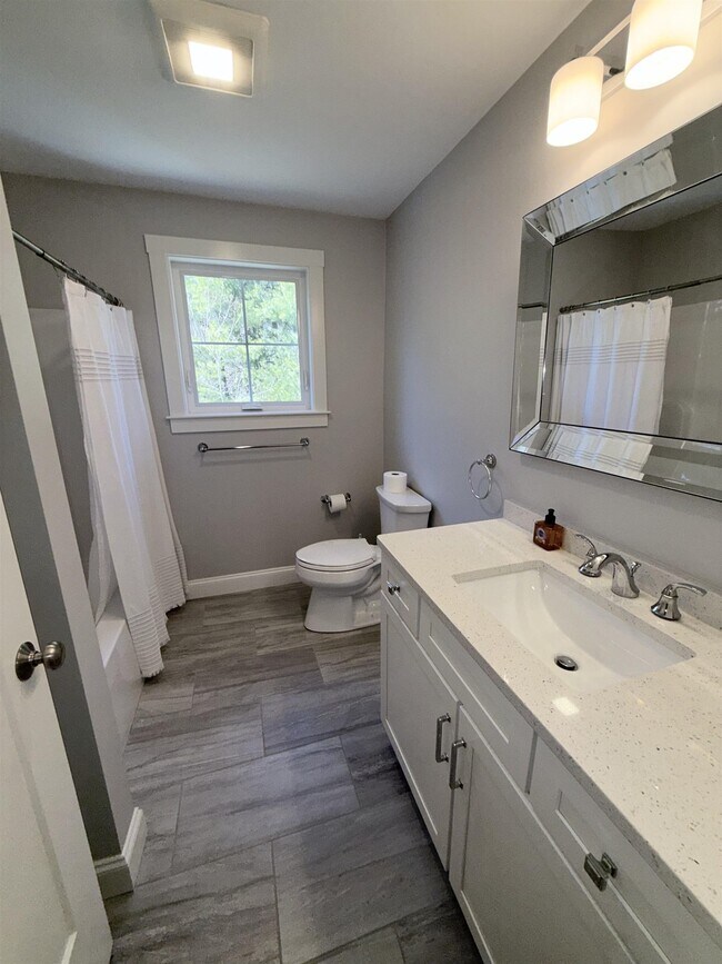 Building Photo - 293 Peverly Hill Rd