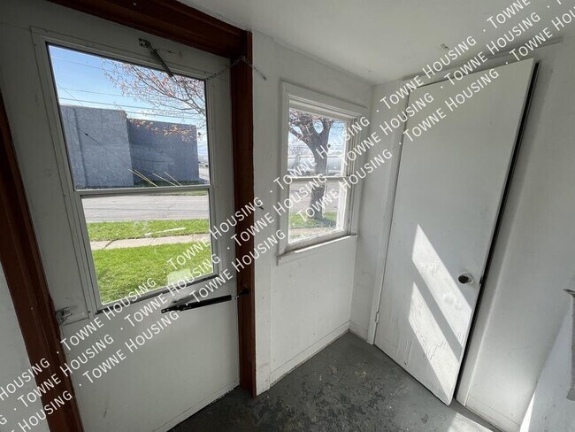 Building Photo - 340 Park Ave