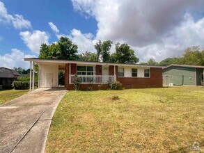Building Photo - 3631 Forest Glen Dr