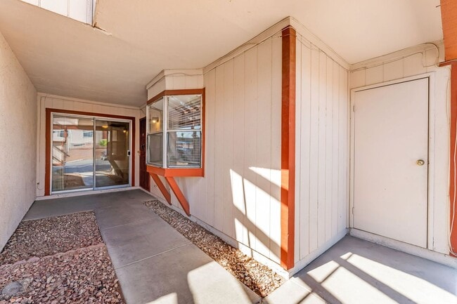 Building Photo - Spacious One-Bedroom Condo for Rent!