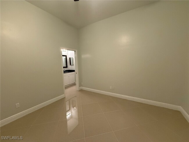 Building Photo - 5600 Chelsey Ln