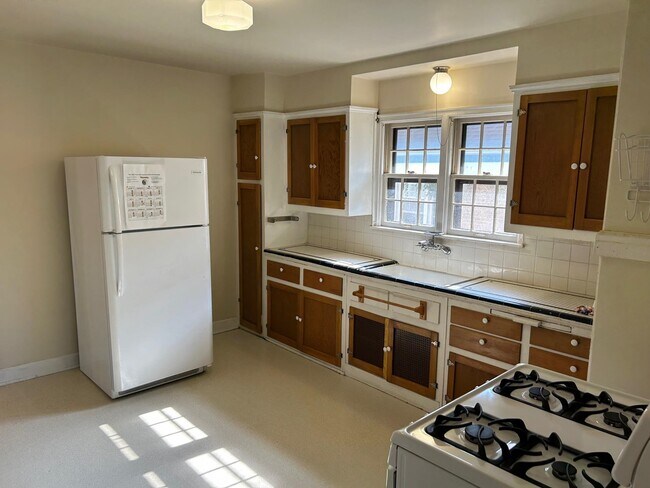 Building Photo - 2551 University Ave