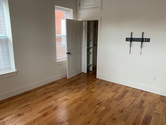 Bedroom - 810 N Limestone