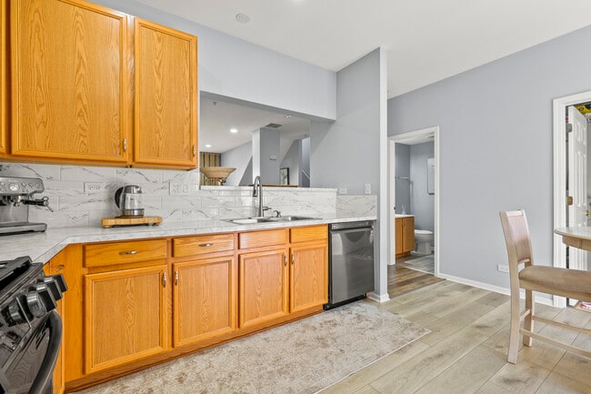 Building Photo - 738 Hanbury Dr
