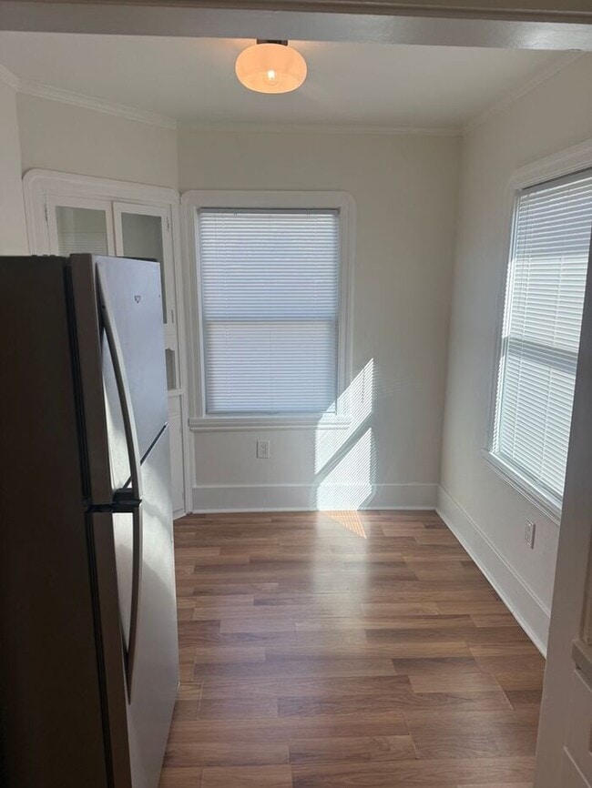 Building Photo - Great 2 Bedrooms 1 Bath Home