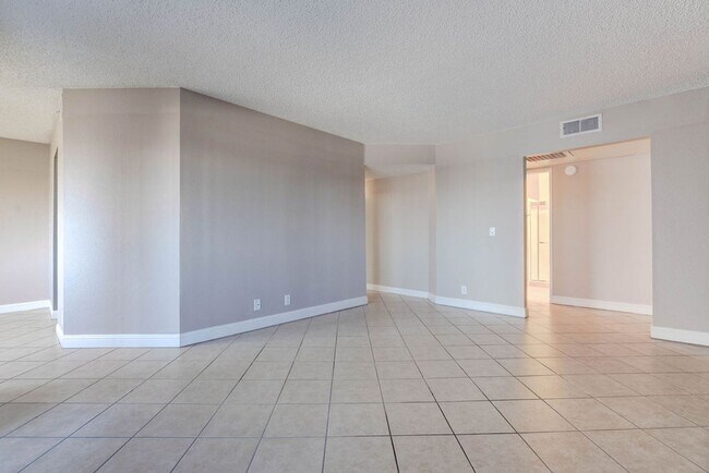 Building Photo - 3151 N Soaring Gulls Dr