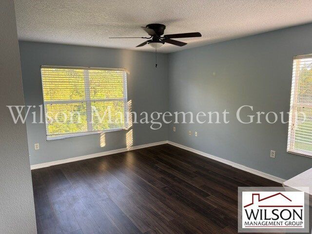 Building Photo - 413 Country Cottage Ln