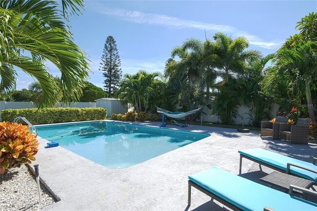 Building Photo - 3665 Belle Vista Dr E