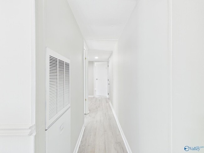 Building Photo - 877 Rolan Gooch Rd