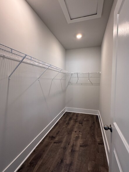 Building Photo - 123 Stride Ct