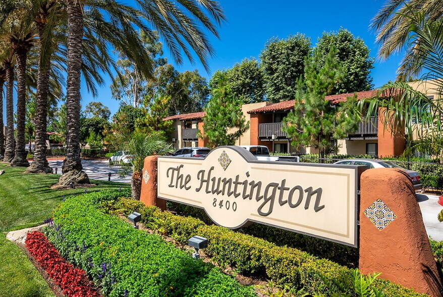 The Huntington 8400 Edinger Ave Huntington Beach CA 92647 Apartment
