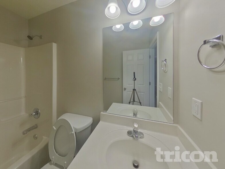 Building Photo - 750 Mountain Laurel Dr