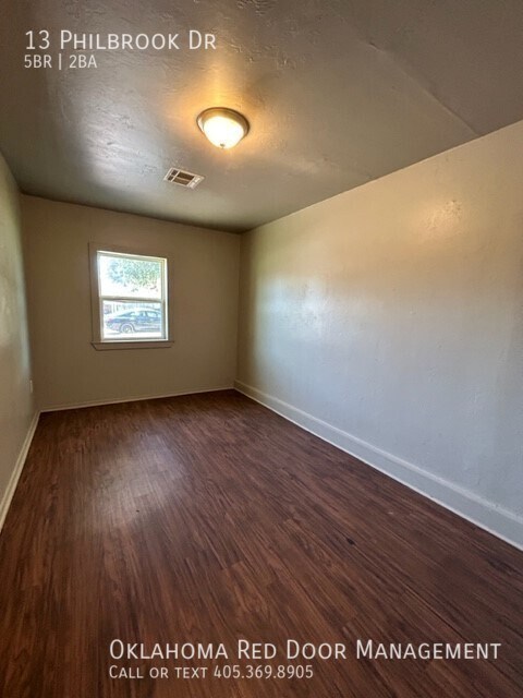 Building Photo - 13 Philbrook Dr