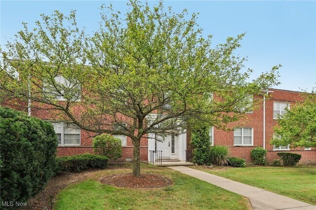 Building Photo - 3279 Warrensville Center Rd