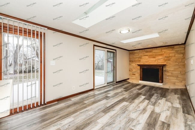 Building Photo - 2519 Walford Dr